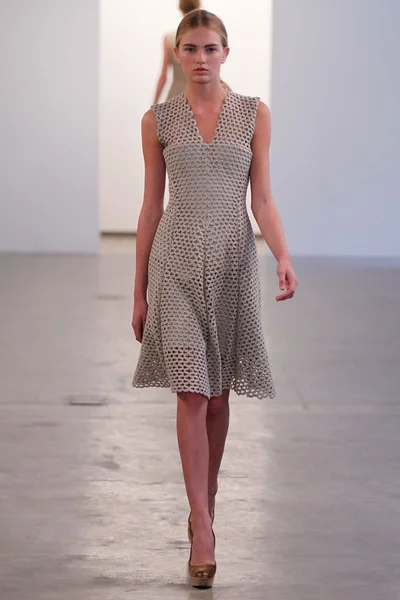 Look 19